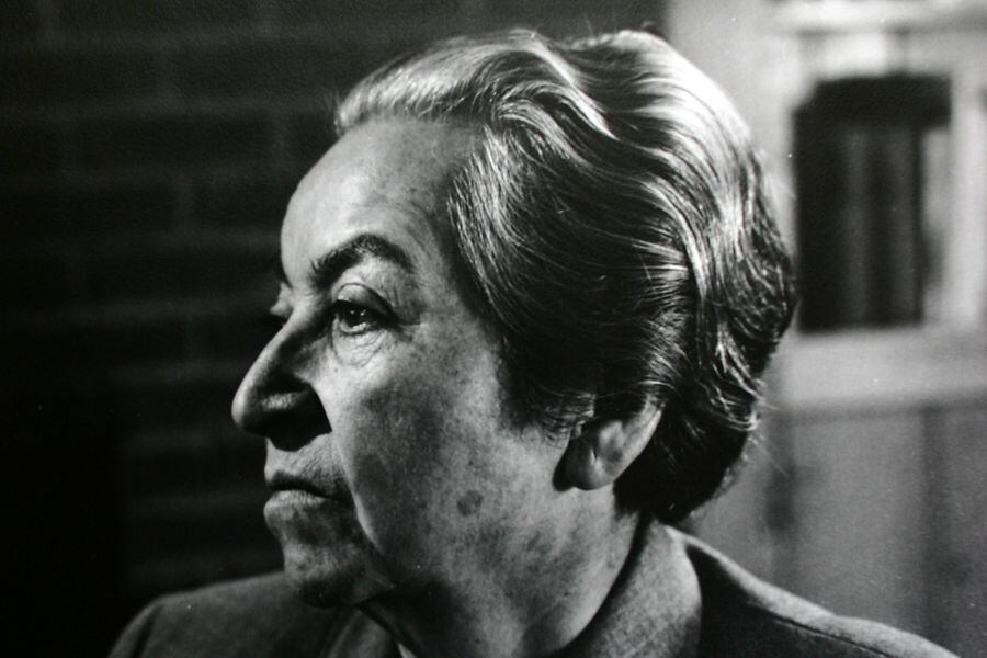 🔴#LaTerceraPM | Gabriela Mistral y sus escritos políticos: “Algún día Chile elegirá a una mujer presidenta” bit.ly/3UeBcFP