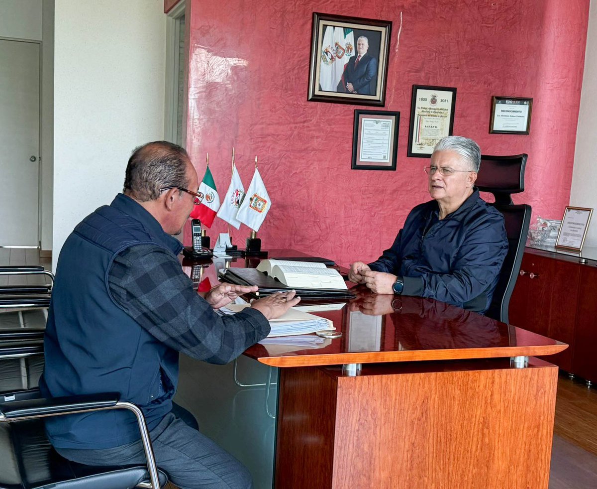 Hoy tuve una reunión de trabajo con mi compañero José Felipe Lozano Alvarado, Secretario Técnico del Comité Ejecutivo Estatal del #SUTEYM, en la que dialogamos sobre asuntos relevantes para el gremio.  #SindicalismoDeLaManoContigo