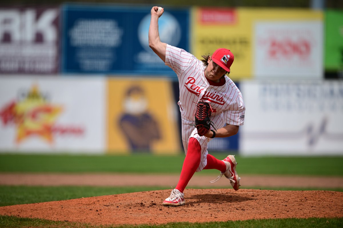 Mid 6th | Kent State 10, YSU 4. Wilms is dealing on the mound. Let's shave some more off the deficit. #GoGuins