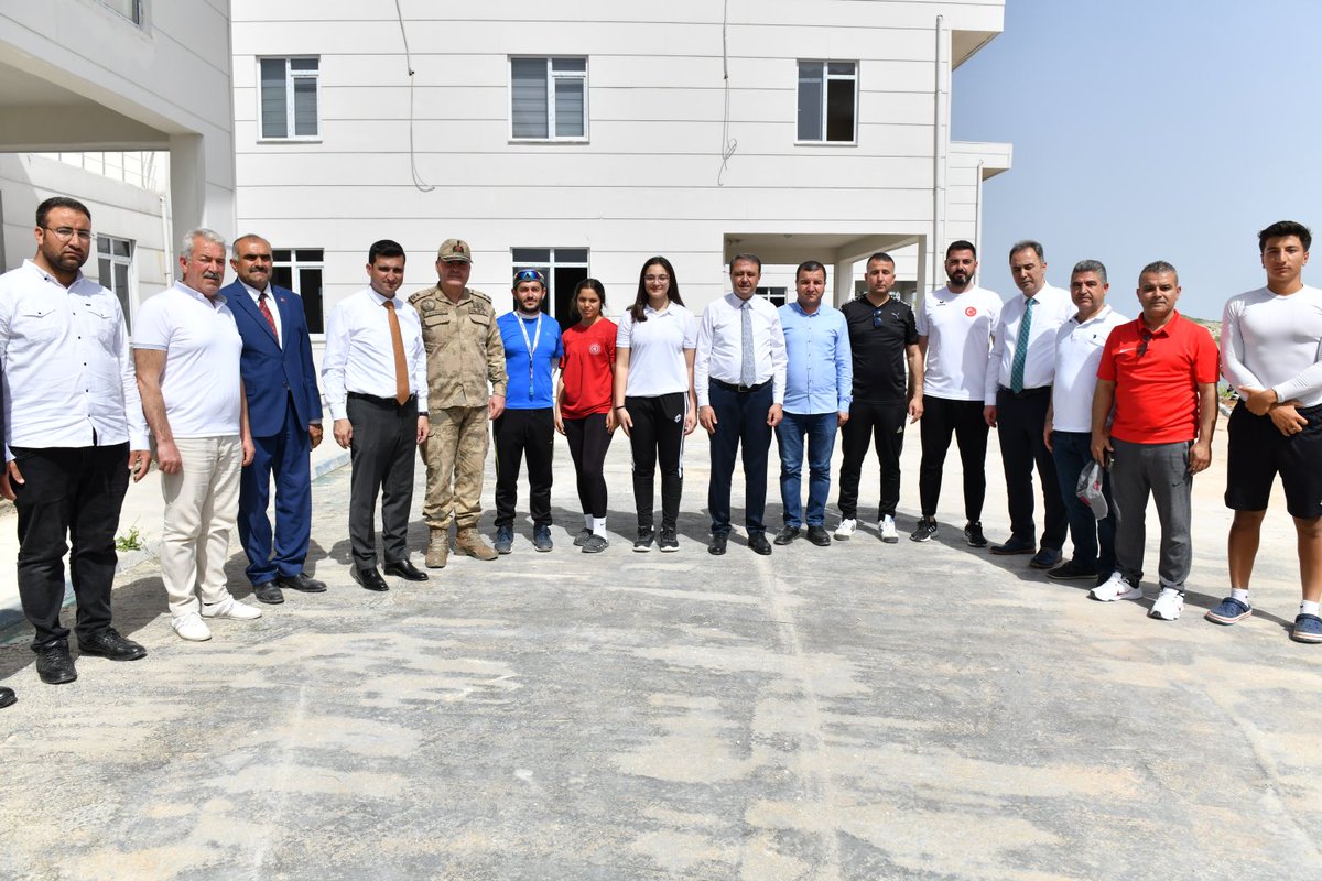 Sayın Valimiz Sayın Kaymakamımız ilçemizde faaliyet yapan kano Takımlarını ziyaret edip ,Bizlere verdikleri desteklerden dolayı Bozova spor Ailesi olarak Teşekkür ederiz.