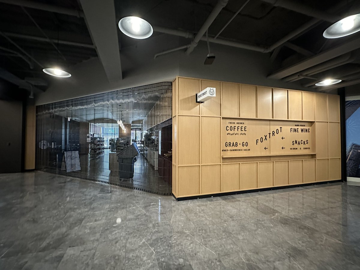 Absolutely gutted to hear that <a href="/foxtrotmarket/">Foxtrot</a> and Dom’s have closed, I absolutely loved them both. Feeling for all the staff who presumably found out as abruptly as us customers did today. 🙁 #chicago #chicagofood