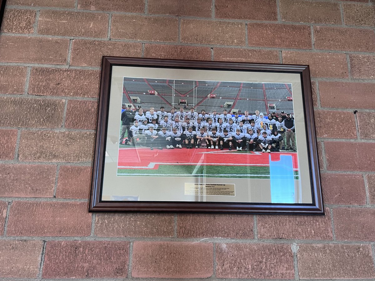Mandery's tweet photo. News alert! The empty space on the brick State wall has been filled! #EMFbobcats https://t.co/pJMotCfq3O