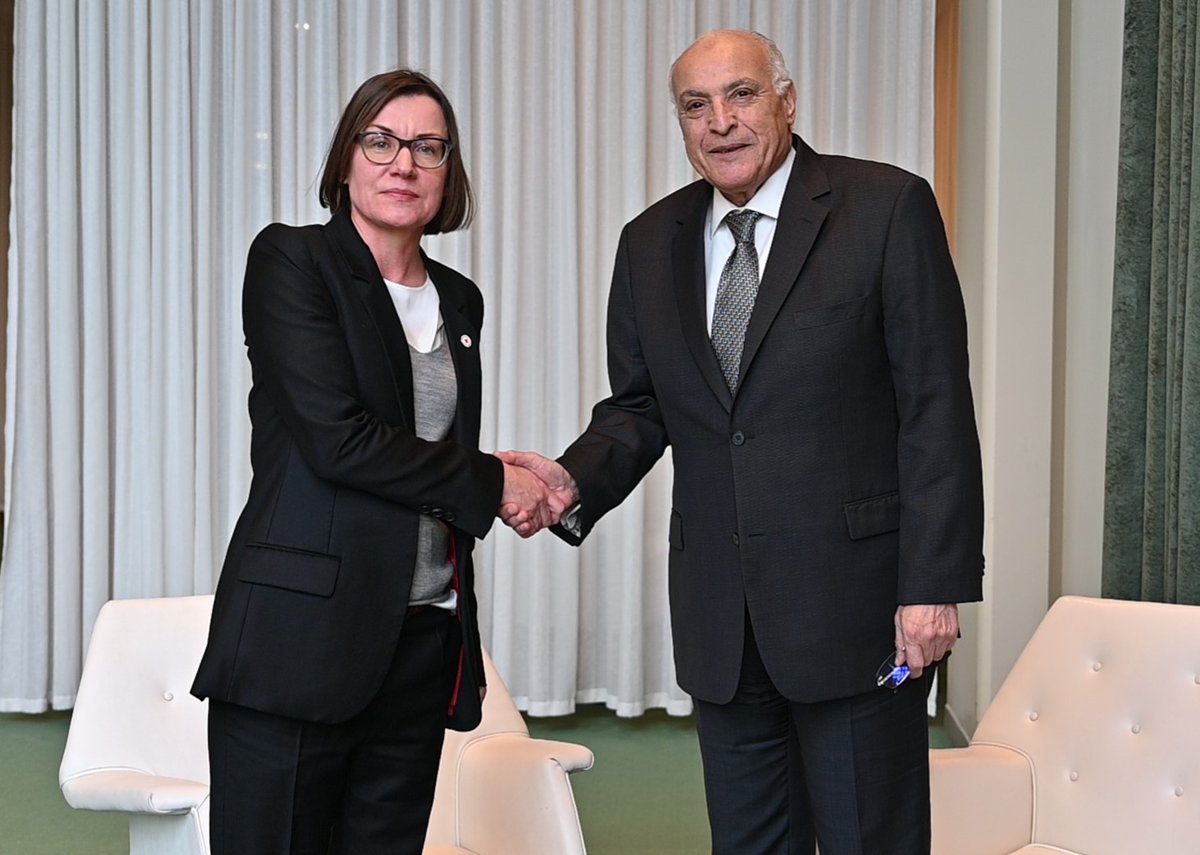 ambalgerieparis's tweet image. Le Ministre @AhmedAttaf_Dz a reçu Mme Mirjana Spoljaric, Présidente de @ICRC. Soutien de l'#Algérie🇩🇿 au mandat du #CICR en tant qu'organisation humanitaire indépendante, neutre &amp;amp; impartiale. #AlgeriaUNOG #red_algerian #ICRCPresident #eirelav27 #Afrique #Palestine #Gaza #DIH #IHL