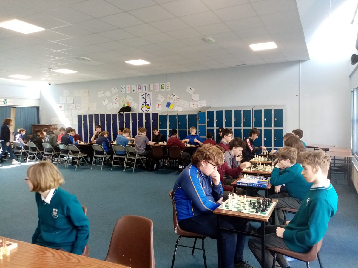 @ColDunIascaigh chess team enjoyed their chess competition in St Ailbe's. Great competition with High School and St Ailbe's. Thanks to all. @TipperaryETB