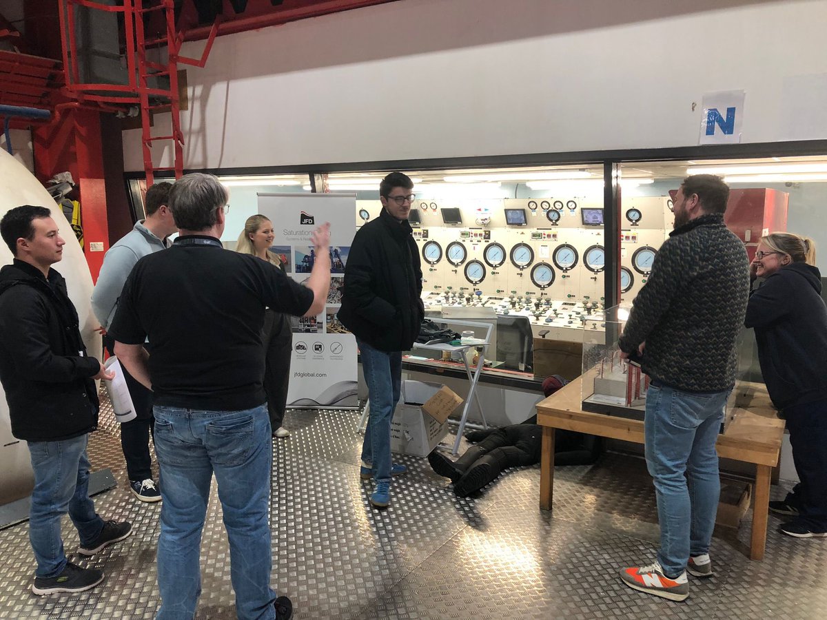 Laura Reid tweet media