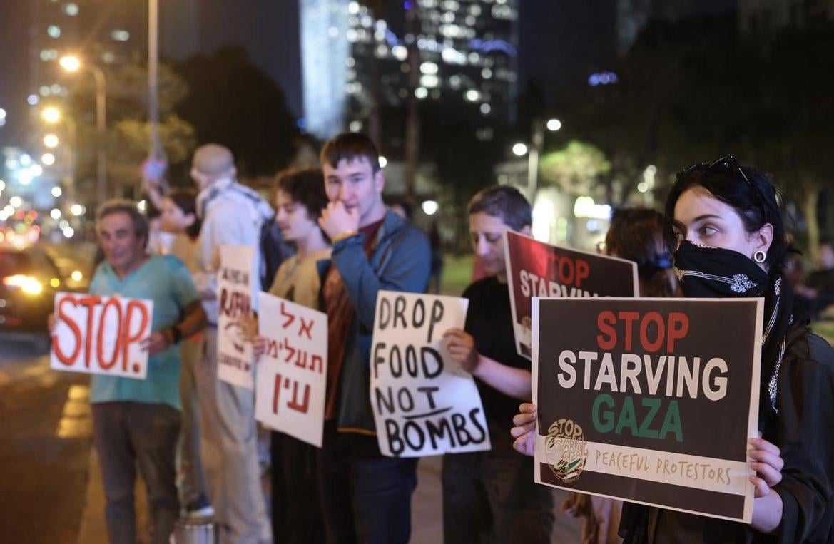#StopStarvingGaza