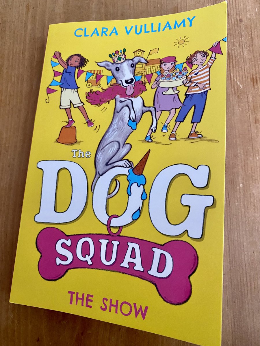 Lovely to see a 3rd book out in this series. A great story, strong friendships and brilliant teamwork: Dog Squad: The Show by @ClaraVulliamy from @HarperCollinsCh 🐕 🐩 😊