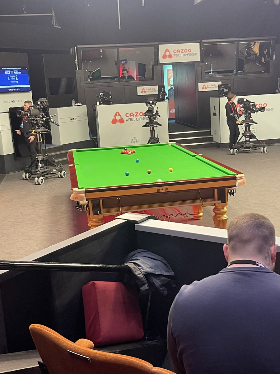 DanMcKay1984's tweet photo. Amazing experience going to the @crucibletheatre for the first time , @KyrenWilson was on red hot form π΄π‘π’π€π΅π£β«οΈβͺοΈ v Dominic dale and @JackLisowski and ding junhui on table 2 , #worldsnookerchampionships #goingnextyear https://t.co/GxvI8KFM5K