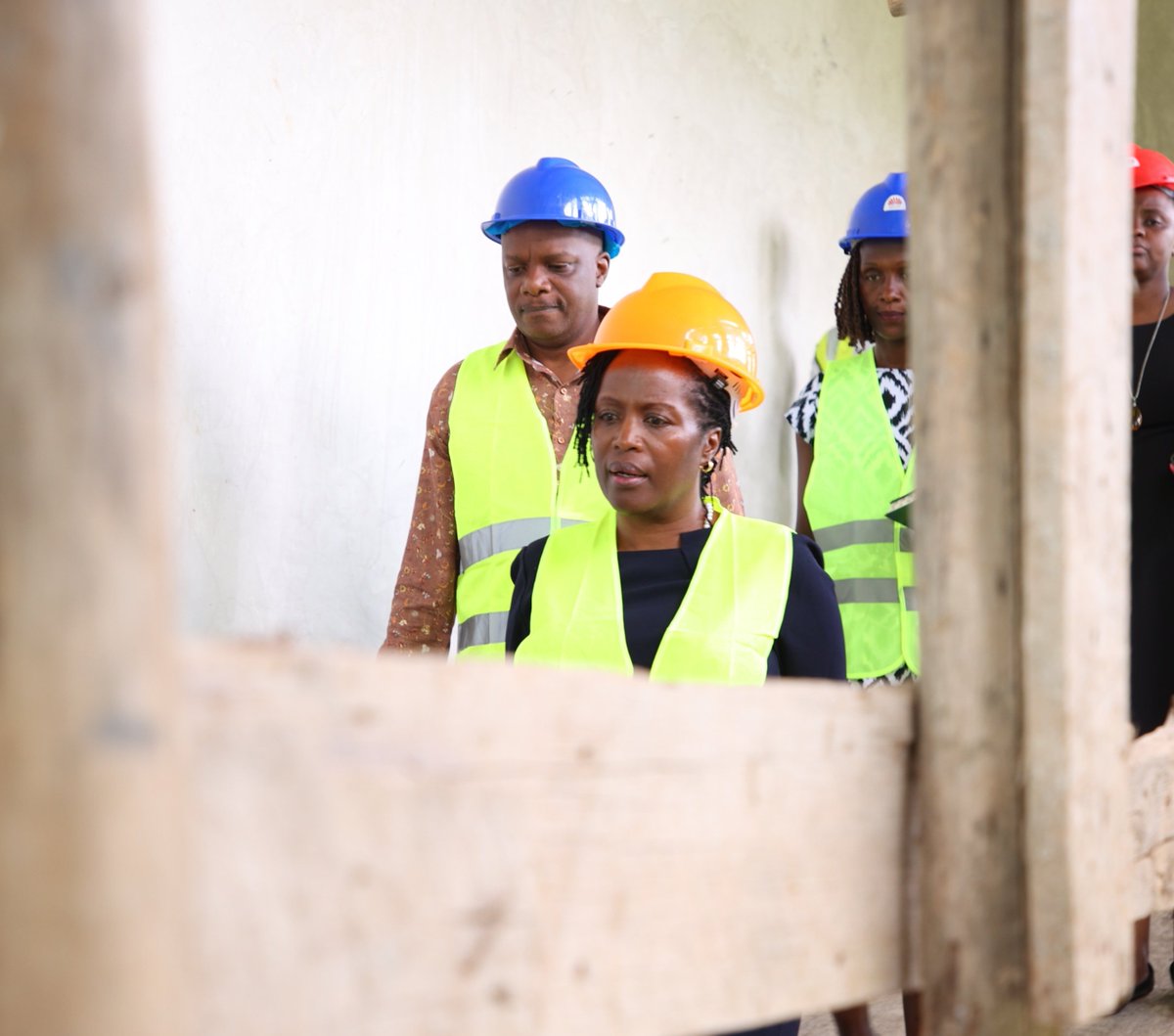 CRJ Mokaya inspects the construction of Githongo Law Court, prioritising completion for enhanced access to justice. Later, she engaged with staff for service evaluation. CRJ has accomplished a 'prima facie accomplishment' in the first 29 days in office. Tungoje 100th day.