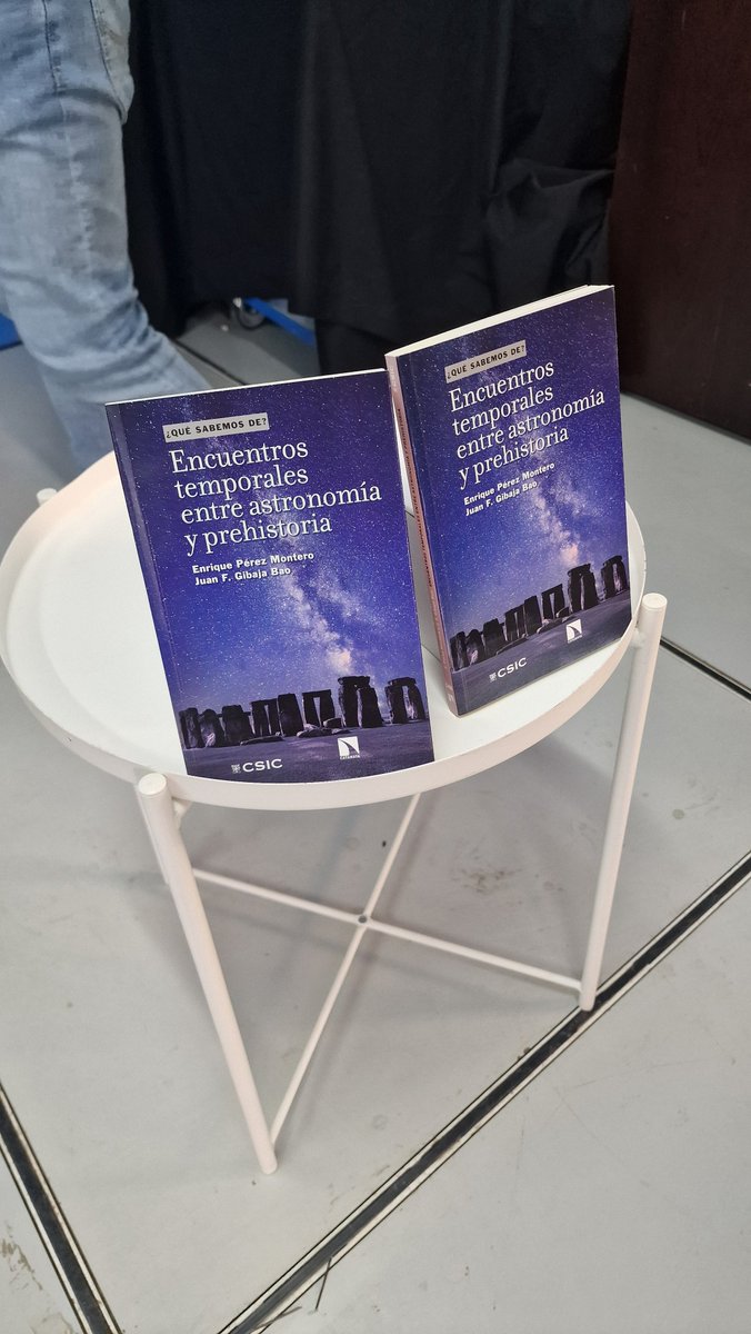 Y a las 20h tenemos 'Encuentros temporales entre astronomía y prehistoria' con Enrique Pérez Montero y @JuanGIBAJA1 #ÁreadeCiencia @ferialibrogr @EEZCSIC @ParqueCiencias @FECYT_Ciencia @CSIC @CSICAndalExtrem @CSICdivulga