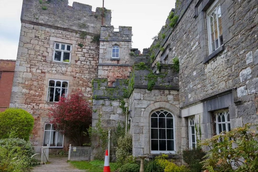 NatureAPhoto's tweet photo. Had the pleasure of staying here ovet weekend. What a place, steeped in history. The staff were wonderful with us as my Husband is disabled.
Definitely going back again.
@Ruthincastle #RuthinCastleHotel 
#medieval #peacocks #castle #landscapephotography
#NaturePhotography https://t.co/I4TswZG4m2
