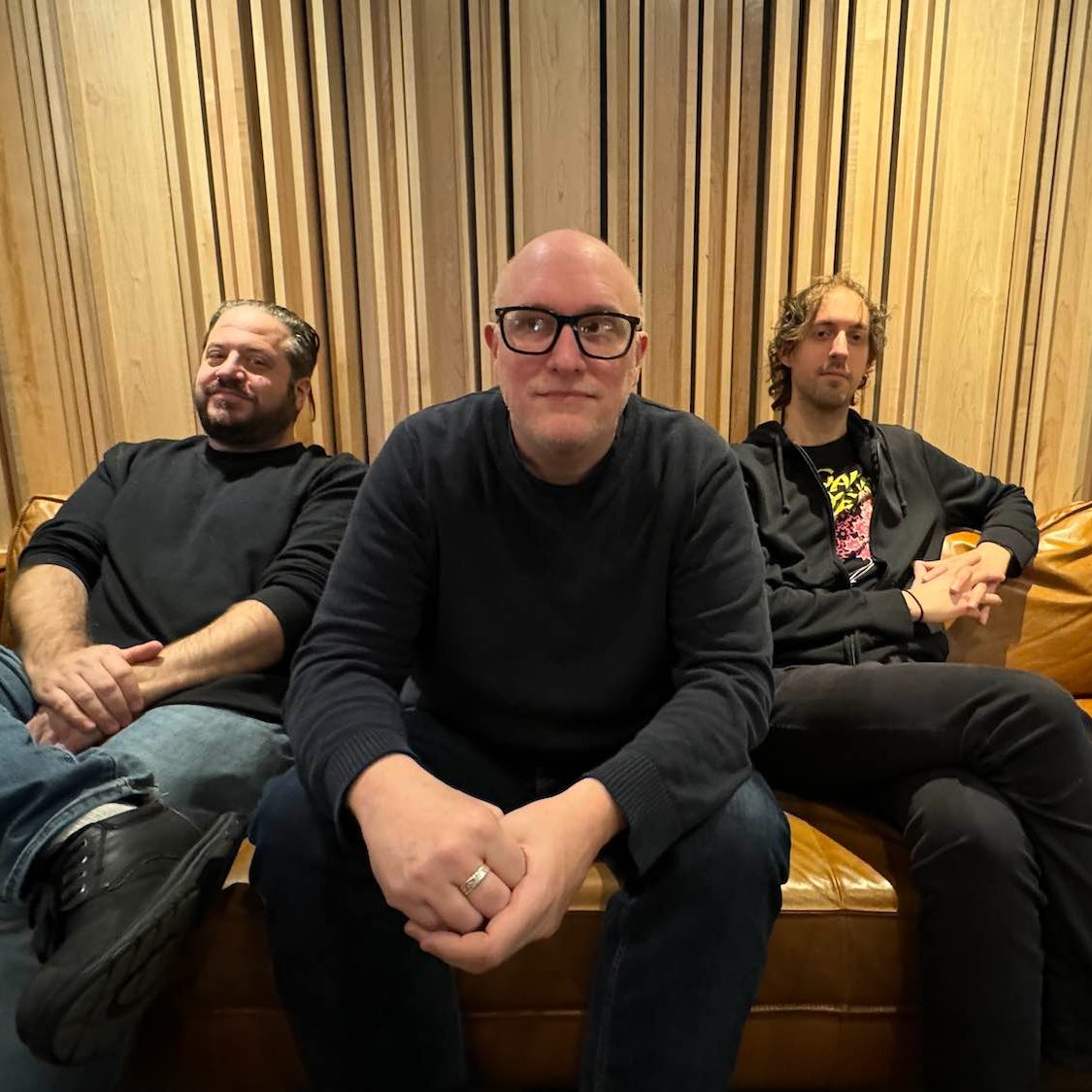 Britain's #WhisperinandHollerin reviews the new 'Flotsam' EP from #QuizShow <a href="/quizshowbandnj1/">quizshowbandnj</a> (out now via <a href="/magicdoormusic/">Magic Door Recording</a>), where taster 'Super Concrete' has "fizzing guitars, with an urgency as the deep twisted lyrics" along with other praising thoughts ~ tinyurl.com/quiz-show-wandh