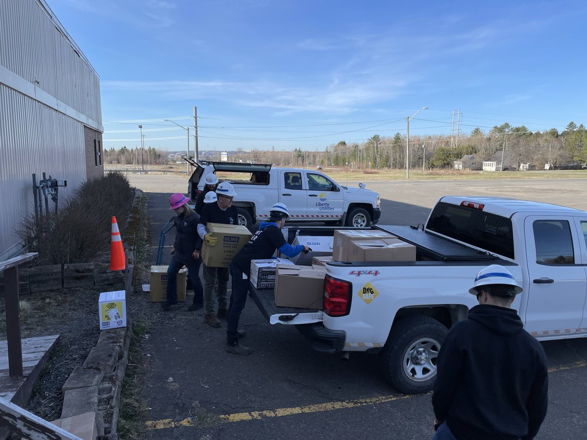 libertyutil_NB's tweet photo. 12 Neighbours helps with safe, affordable, permanent housing plus personal development supports &amp; employment to community members in Fredericton. Liberty helped move their print shop operation to their brand-new onsite center. Thank you 12 Neighbours for your critical work! https://t.co/eh9pJXZTxP