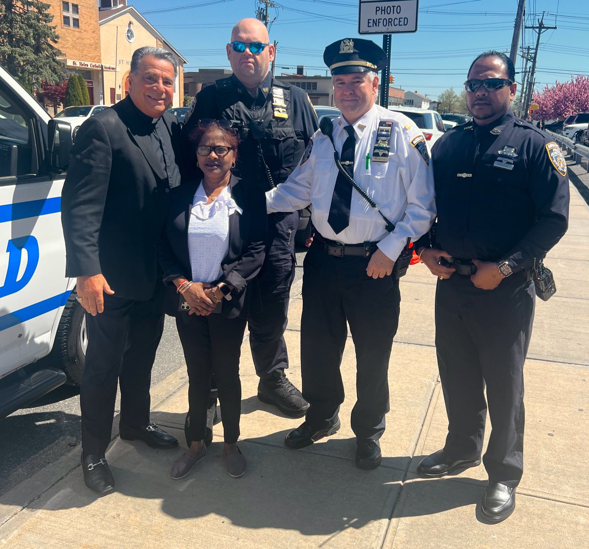 Assistant Chief Chaplain Monsignor David Cassato expressed his sincere gratitude to the dedicated @NYPD106Pct @NYPDauxiliary officers for keeping the community safe. #NYPDConnecting