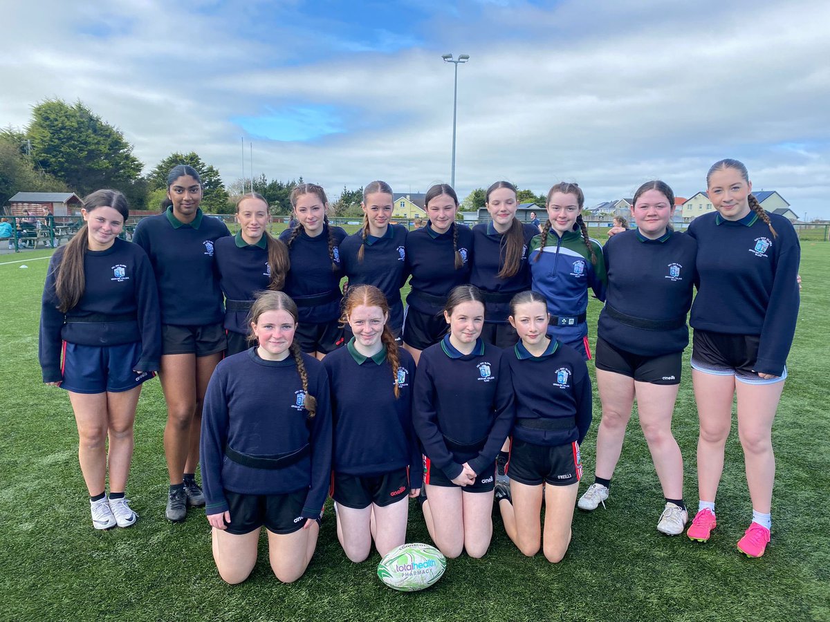 On this glorious morning UCS students from 1st, 2nd and 3rd Year enjoyed the ‘Give It A Try’ program which was hosted by Sligo Rugby Club in a sunny Hamilton Park today. Well done ladies! @sligorugby @lecheiletrust1