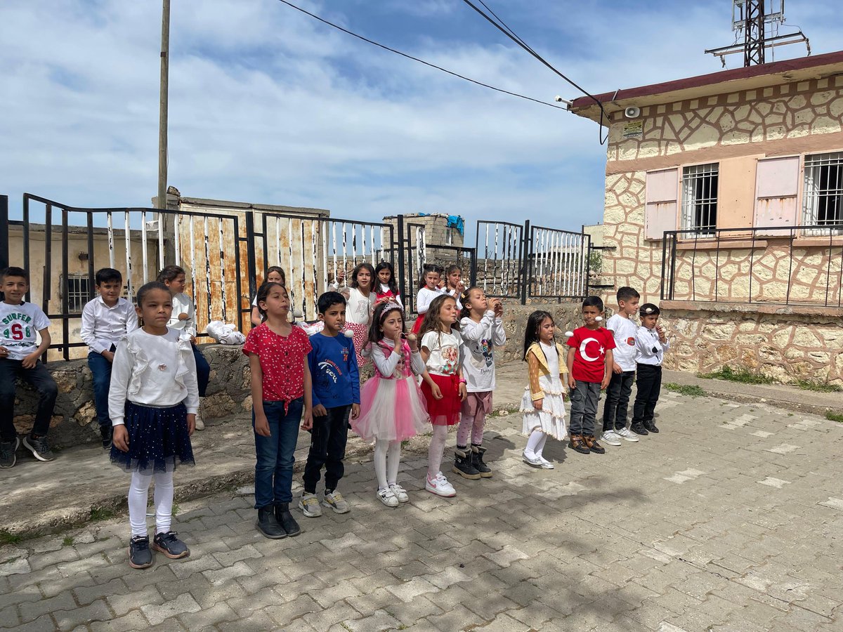 omerlianittepe's tweet photo. Okulumuzda 23 Nisan coşkuyla kutlandı 🎉 Tüm dünya çocuklarının bayramı kutlu olsun 🌸
@adnanciftci47 @mardinilmem @OmerliMem @mir_zal_zin @pasaogluhakan https://t.co/HZKiEYYb8K