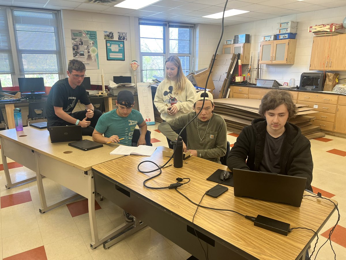 MHSEngineering1's tweet photo. The 2024 corrugated boat race has commenced! Special thanks to Johnnieanne Hansen Vice President-Council Of Industry, Nick Longo- Valley Central Engineering Teacher, and John Fong- Plant Superintendent of President Container Group.Mark your calendars for May 31! @HVmanufacturing https://t.co/VmOXVSOHbZ