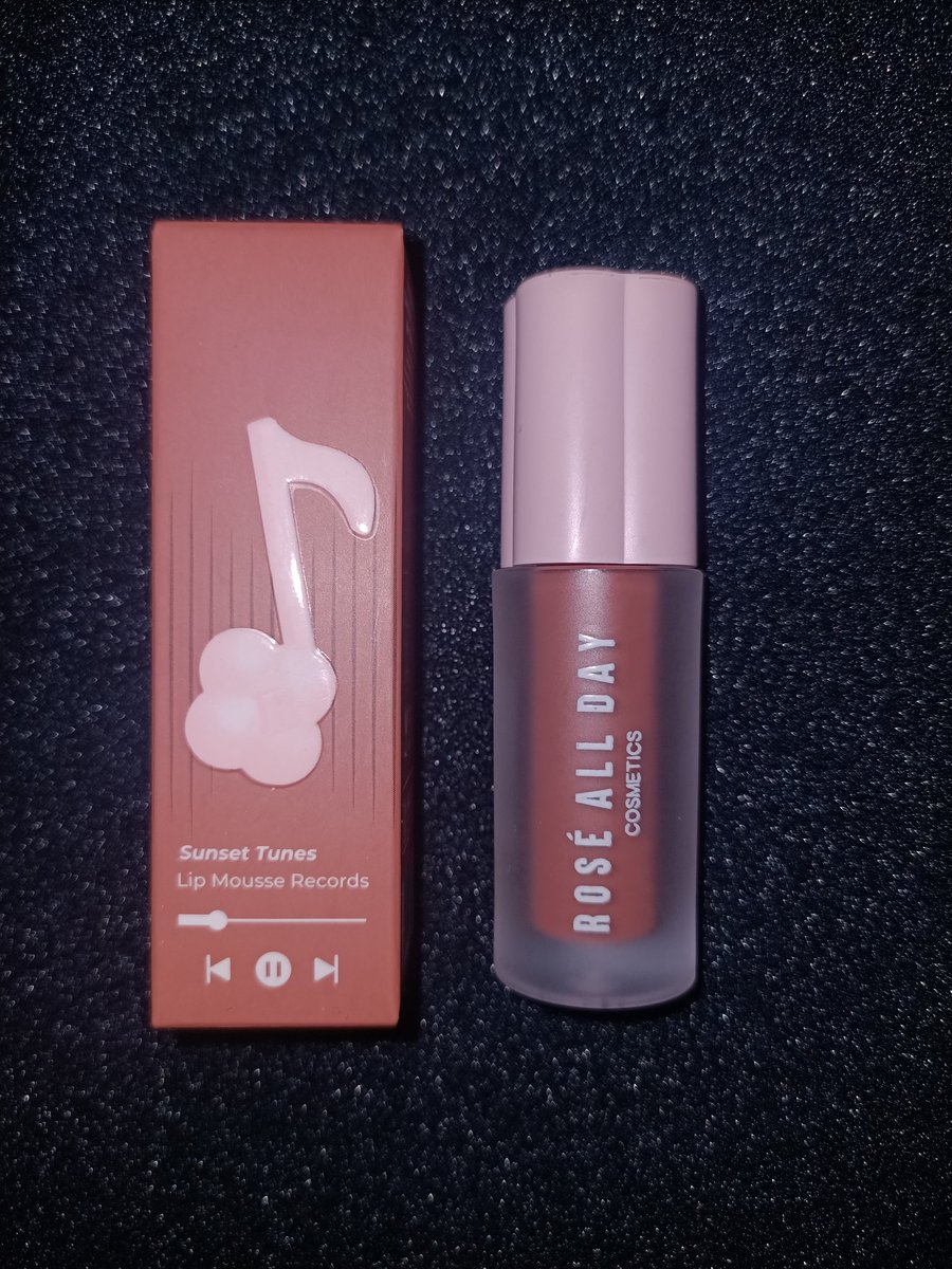 wts rose all day lip mousse shade sunset tunes

2x swatch
🗓️exp 2026
💸40.000
📍Jateng
#WTs #WTB #roseallday