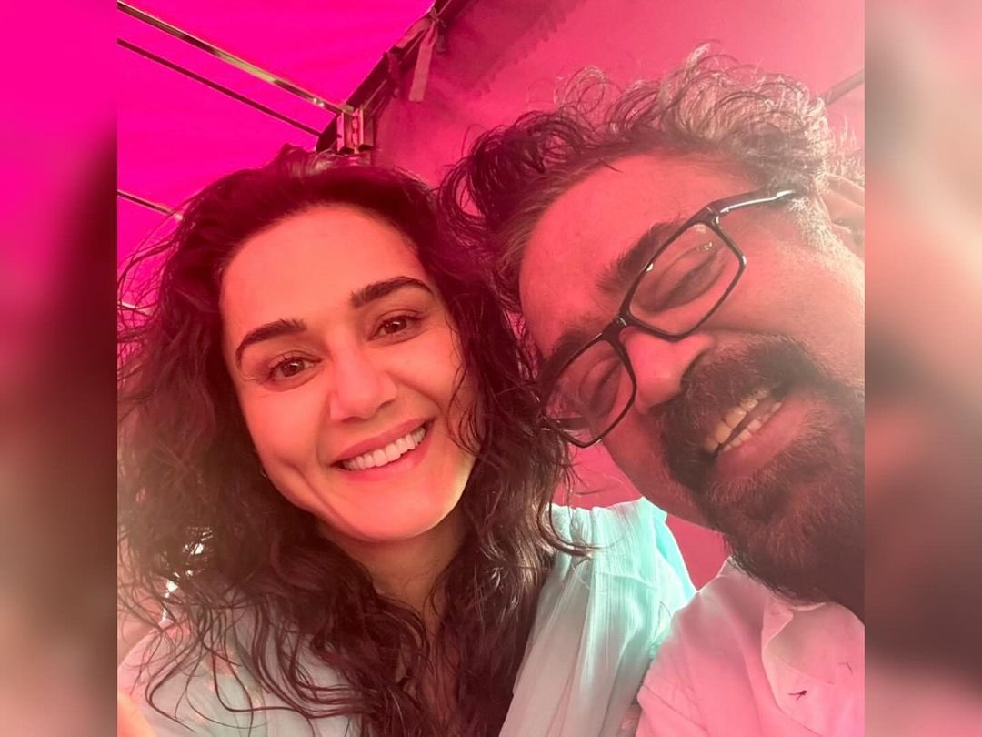 realpreityzinta's tweet photo. On set for Lahore 1947 🎥🌟❤️ #newmovie #shoot #ting https://t.co/YM4HNYLMSM