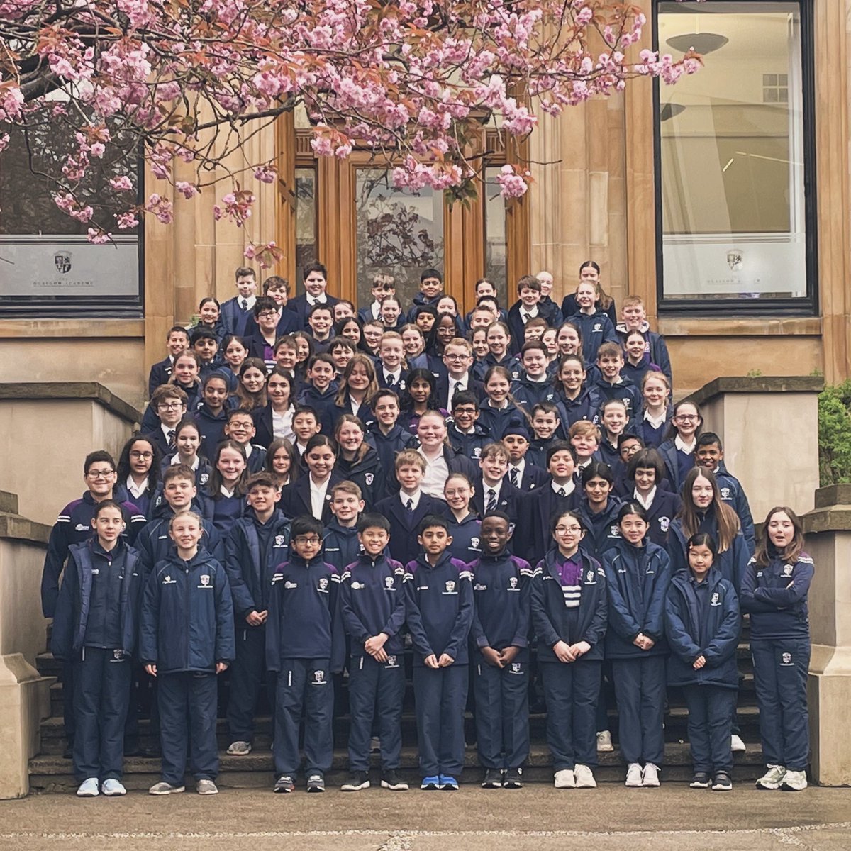 Congratulations to the 96 Prep 7 pupils who achieved their Platinum @JuniorDukeAward ! 🎖️ Each pupil had to complete seven challenges involving a variety of life skills. 🙌 This is excellent preparation for Senior School and beyond…⭐️ #juniordukeaward #lifeskills #servafidem