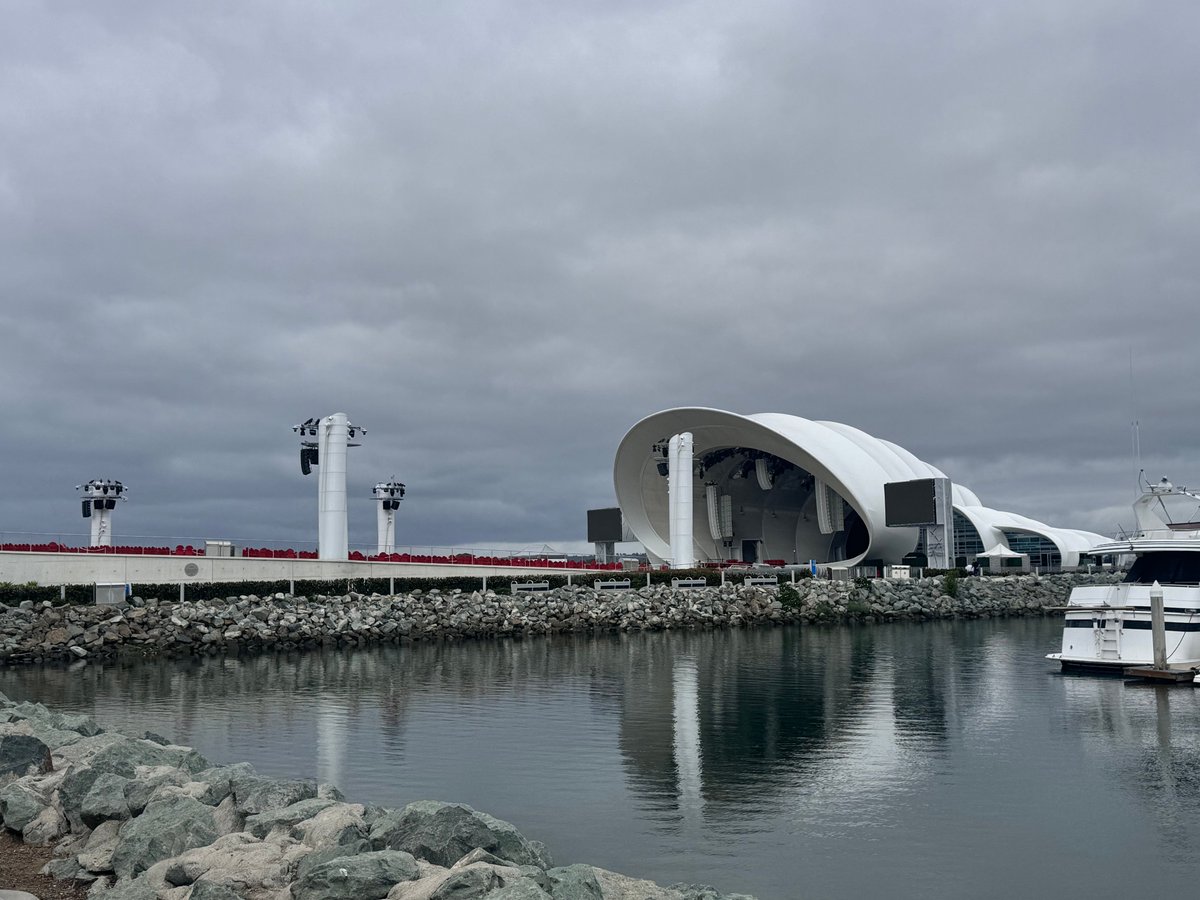 DataDivergent's tweet photo. We are 6 days from #Data24 #DataFam! I am so excited for @tableau conference especially after I walked down to the Convention Center this morning!
Pics are the Convention Center & Bayfront Hilton from the bay, the Rady Shell, & how close to the water we will be for #DataNightOut! https://t.co/lRkNxQOBKs