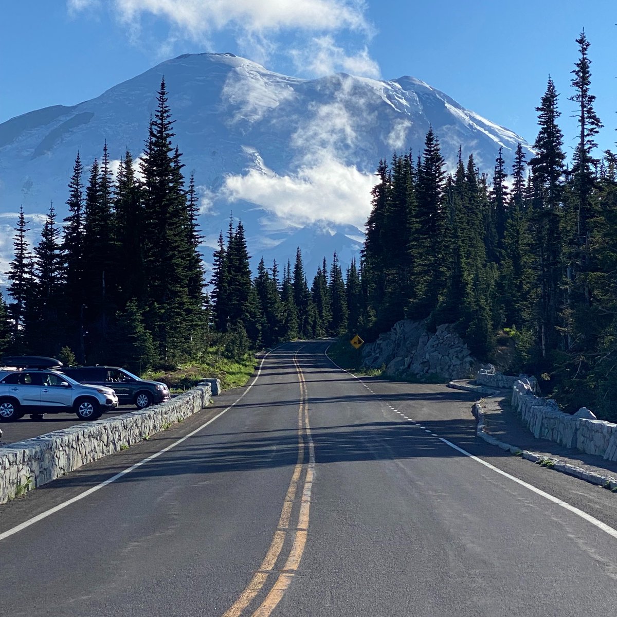 ⚠️ Psst! Planning a trip to Mount Rainier National Park? Don't forget to peek at the road updates before you go! nps.gov/mora/planyourv…