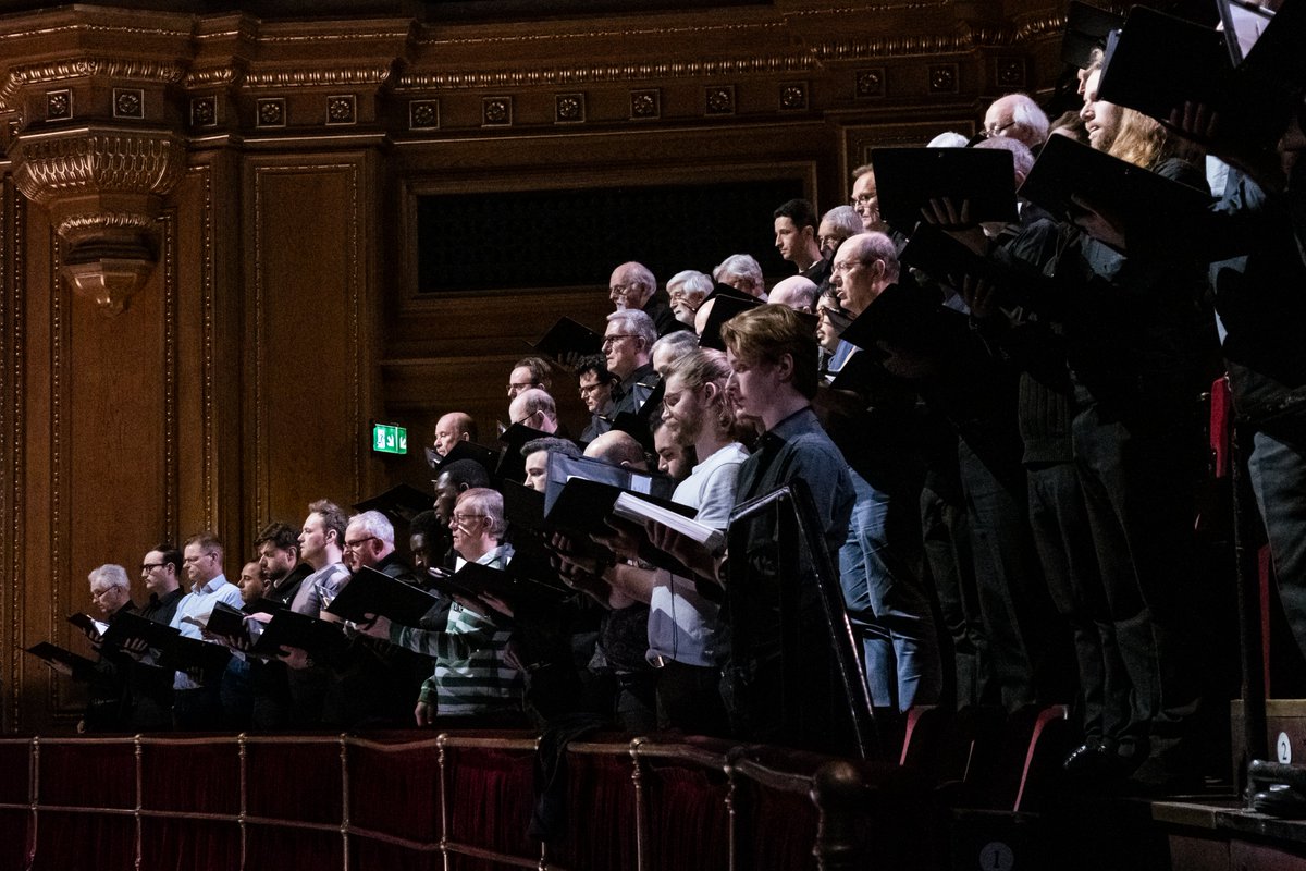 royalphilorch's tweet image. Tonight the sounds of Verdi's colossal Requiem will fill the @royalalberthall with the help of @philchorus, soprano Miah Persson, @jjohnstonmezzo, tenor David Junghoon Kim and bass Alexander Vinogradov, conducted by Vasily Petrenko.