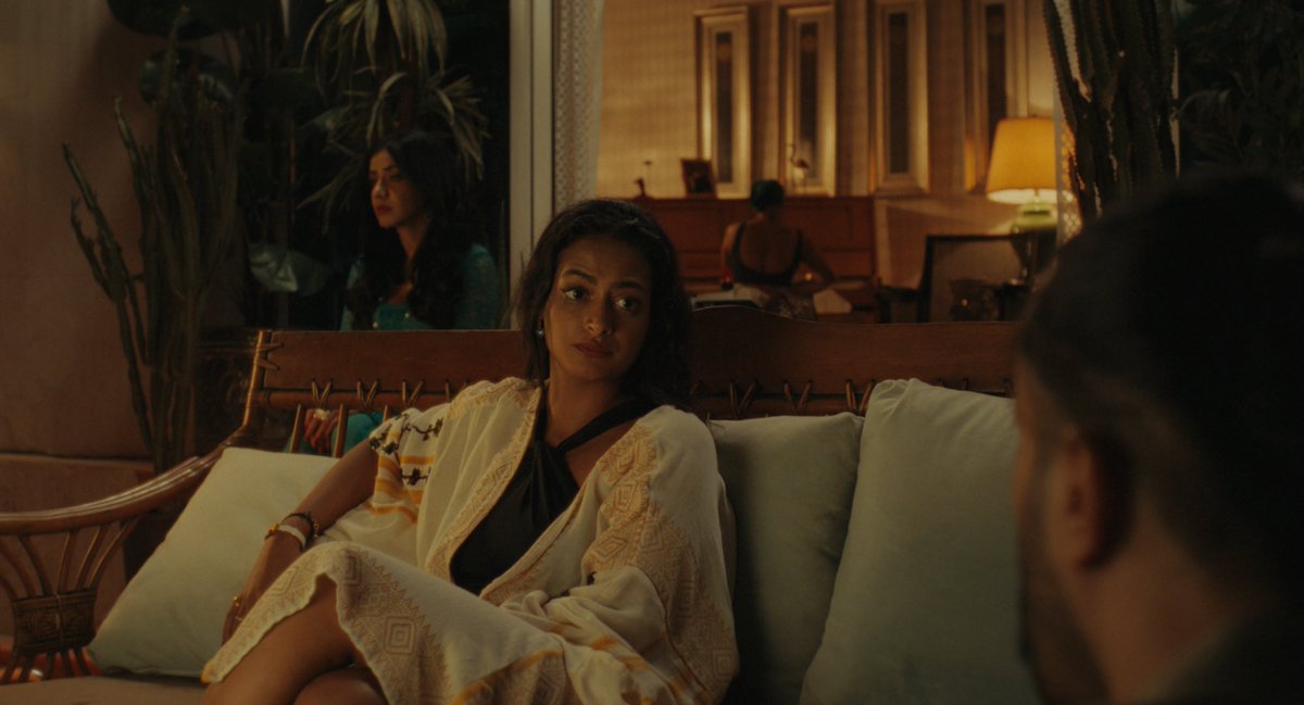 أحداث فيلم #آخر_سهرة كلها تجري في ليلة واحدة ! 

يعرض في جميع صالات السينما السعودية اعتباراً من 9 مايو. 

لقطات جديدة 👇