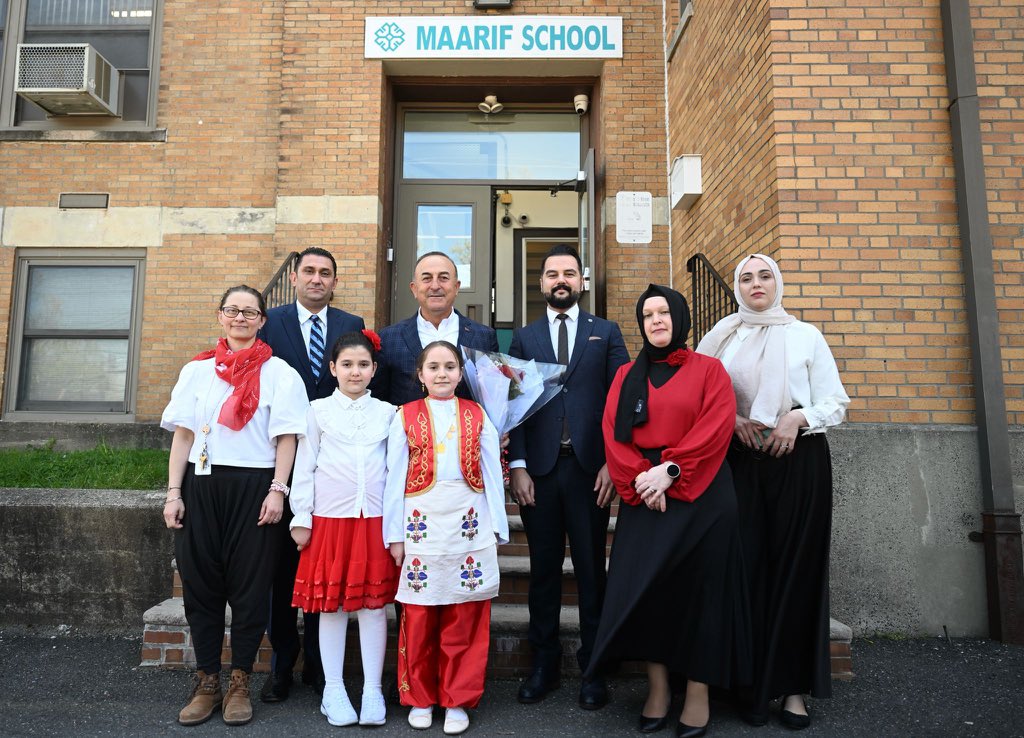 New Jersey’de Maarif Okulumuzu ziyaretimizde öğrencilerimiz, öğretmenlerimiz ve yöneticilerimizle bir aradaydık. 

Dünya çapında bir eğitim markası haline gelen Maarif okullarımızın çalışmalarıyla gurur duyuyoruz. 🇹🇷 @TMaarifVakfi @MaarifSchools