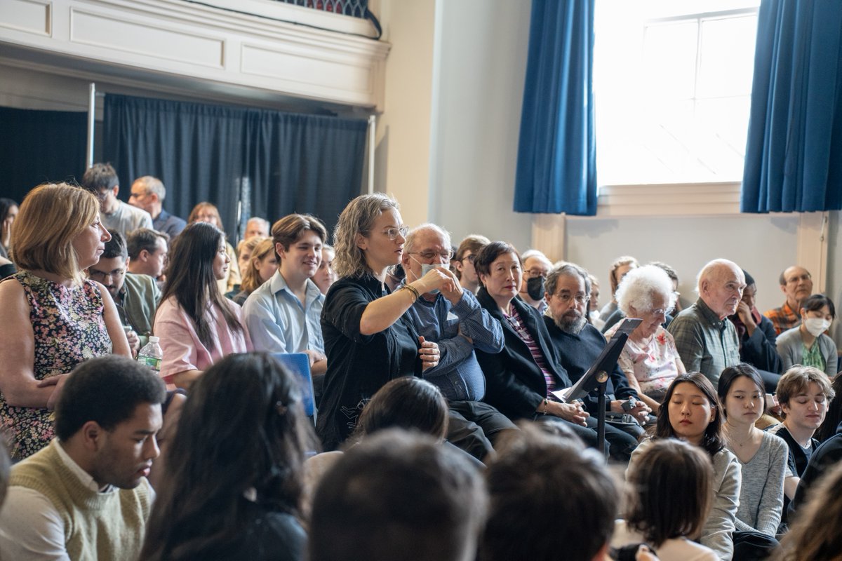 Last week, world-renowned violinist and three-time Grammy winner Hilary Hahn hosted a masterclass to a packed house featuring students from the NEC violin studios. Here are some highlights from her master class. 📸: Olivia Slaughter