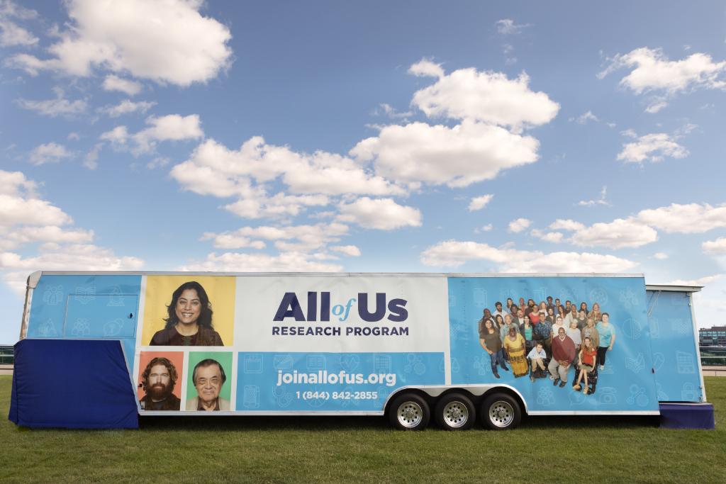 Looking for a way to give back this holiday season? Join the @AllofusResearch Program to make sure the future of health represents your loved ones. #JoinAllofUsToday and enroll now: joinallofus.org/fiftyforward