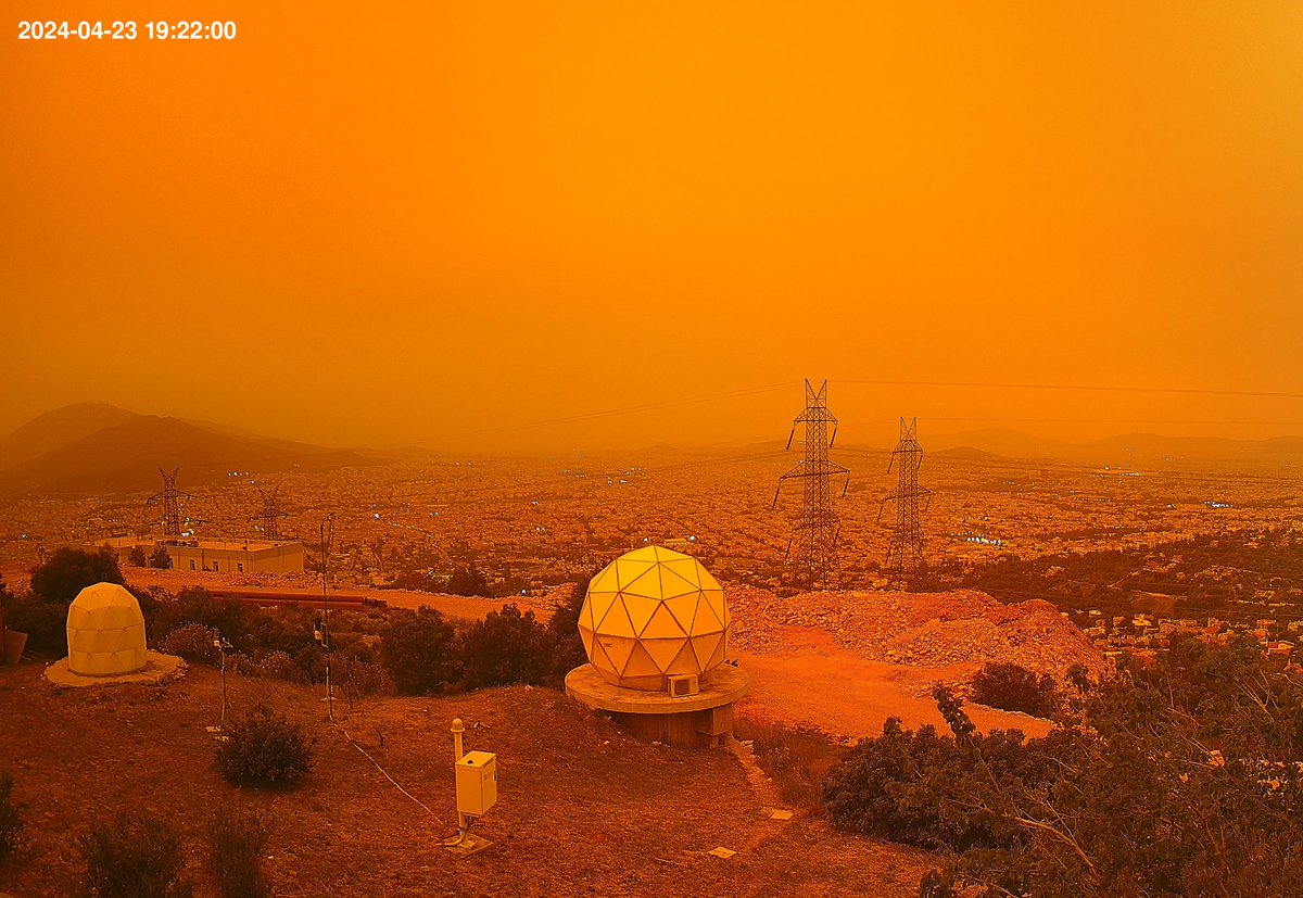 Αττική, απόγευμα Τρίτης 23 Απριλίου 2024... από τις κάμερες του meteo.gr #Athens #dust