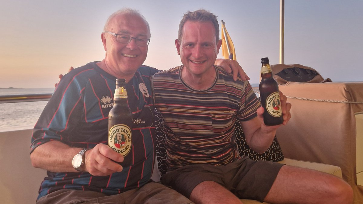 Galapagos Landlord spotted, amongst sleeping seals. 💤 Thank you for sending these through John, it's always good to see the wonderful places our beer is being enjoyed around the world 🌍