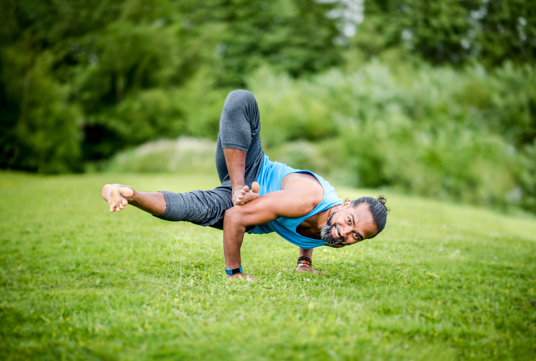 FANCY POSES.. is that all you've got?

#yoga #yogamonth #yogateacher #yogacommunity #yogapractice #yogatips #dylanayaloo