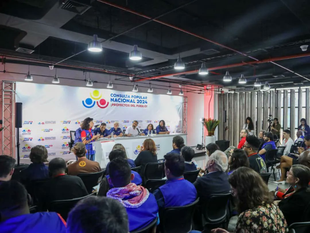 🇻🇪 Veedores resaltan organización popular en Venezuela 👀👀. El pueblo dio una lección de proceso democrático durante la #ConsultaPopular2024 👥👥👥🗳️👥👥👥🗳️ @NicolasMaduro @dcabellor @cneesvzla #VenezuelaEsDDHH #23Abril ultimasnoticias.com.ve/noticias/mas-v… vía @Últimas Noticias