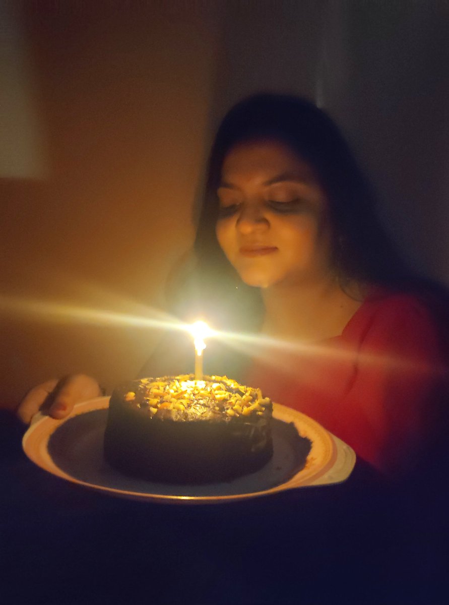 DimpleTrivedii's tweet photo. T145

22nd April 2024 Birthday eve 💕❣️🎂🧿
#birthday2024 #birthdaygirl #celebrateyoutselfeachday https://t.co/SDM2PaLS97