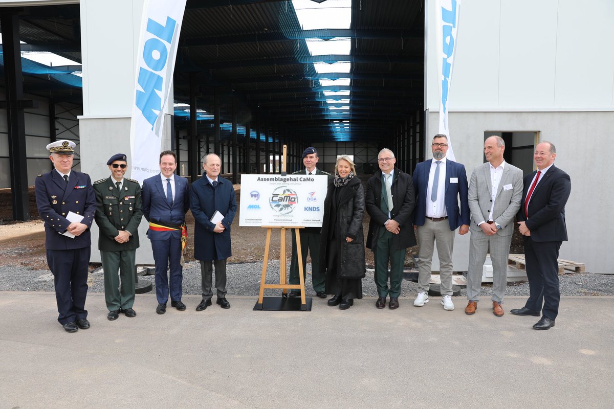 Grand honneur d’être présent aujourd’hui chez notre partenaire industriel belge Mol Cy en présence de @DedonderLudivin pour l'inauguration du bâtiment de la chaîne d’intégration #GRIFFON dans le cadre du programme #CaMo. Ce partenariat stratégique entre la France et la Belgique…