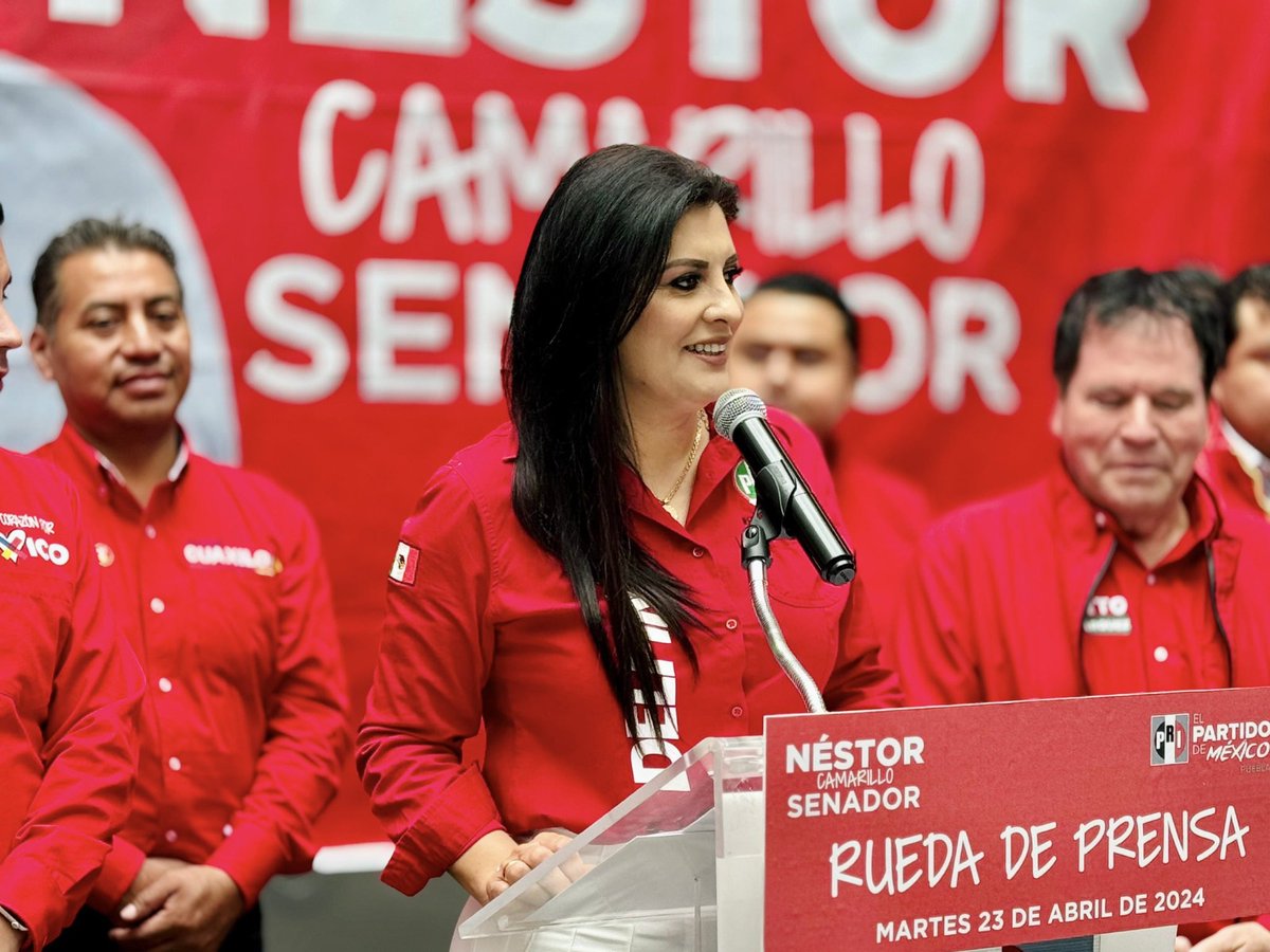 PRIdePUEBLA's tweet photo. En #RuedaDePrensa, la Presidenta @DelfinaPozosV y el Delegado del @PRI_Nacional, @RobertoP_M, informaron que el #PRIPuebla continúa trabajando con pasos firmes para ganar la próxima elección. 

#UnidosSíPodemos
#VotaTodoPRI ✔️ https://t.co/Nt2o8kcwAN