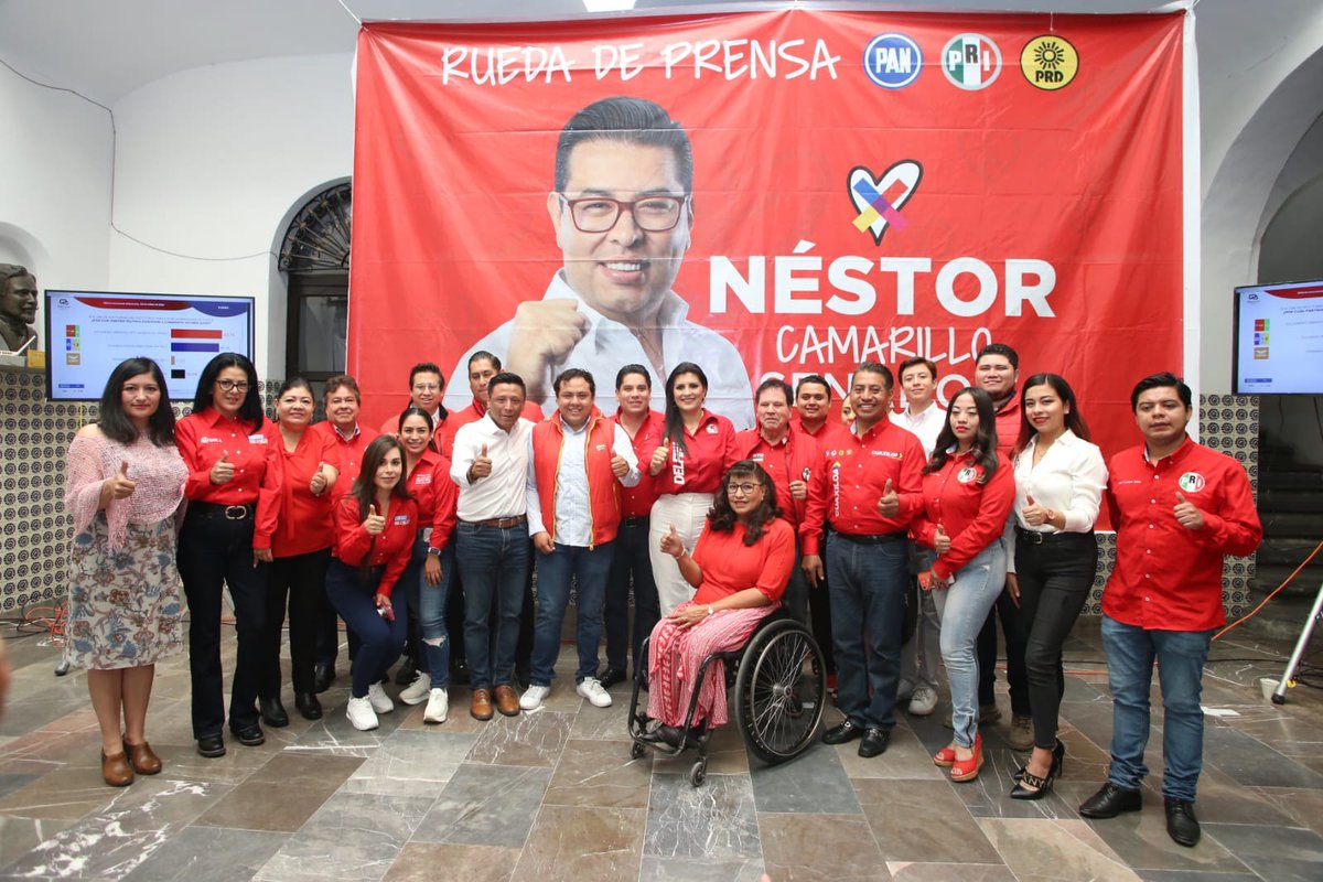 PRIdePUEBLA's tweet photo. En #RuedaDePrensa, la Presidenta @DelfinaPozosV y el Delegado del @PRI_Nacional, @RobertoP_M, informaron que el #PRIPuebla continúa trabajando con pasos firmes para ganar la próxima elección. 

#UnidosSíPodemos
#VotaTodoPRI ✔️ https://t.co/Nt2o8kcwAN