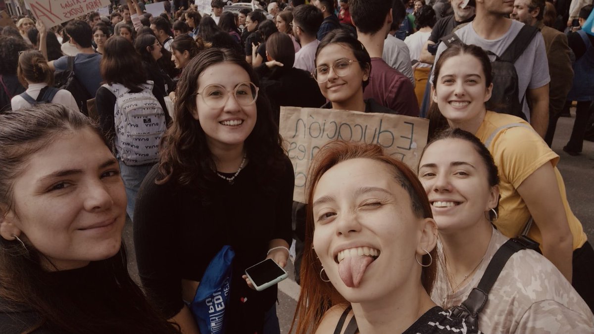 LA EDUCACIÓN PÚBLICA, GRATUITA Y DE CALIDAD NO SE TOCA 🇦🇷♥️💪🏻
