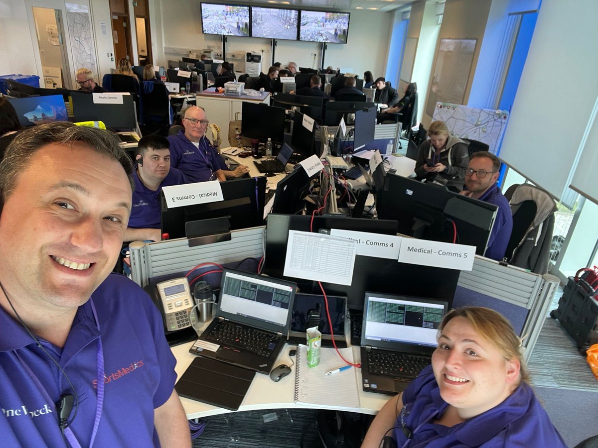 NatashaBDoc's tweet photo. 3 weeks. 3 marathons with my SportsMedics team. 3 great weekends 

@BrightonMarathn 
@manchestermarathon
@LondonMarathon 

Rest time incoming 

#running #events #Sportsmedics https://t.co/jgCQUALUJH