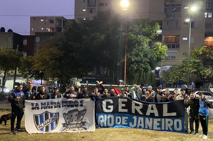 Copa Libertadores için Grêmio Barra Brava 'ları Estudiantes deplasmanı yolunda.