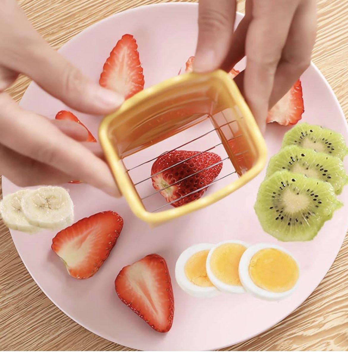 Realsellertrend's tweet image. Cup Slicers  2024 | Egg Slicers | banana slicers | Strawberry Cutter | Quickly Making Fruit Vegetable Salad | Creative Kitchen Gadget 

Price: ₦ 8,800

 Pre-order takes 2 weeks

Prices are subject to change due to exchange rate.

#realsellertrendz #eggslicer #stawberrycutter