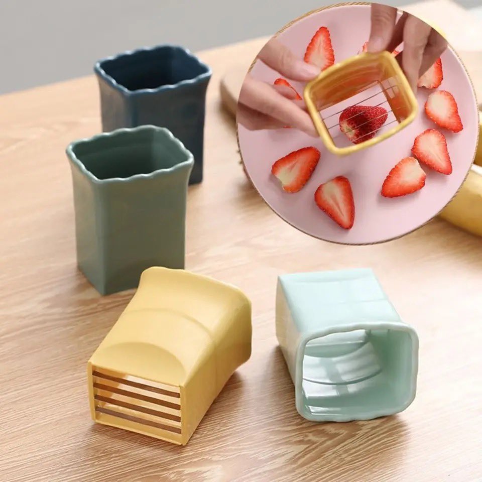 Realsellertrend's tweet image. Cup Slicers  2024 | Egg Slicers | banana slicers | Strawberry Cutter | Quickly Making Fruit Vegetable Salad | Creative Kitchen Gadget 

Price: ₦ 8,800

 Pre-order takes 2 weeks

Prices are subject to change due to exchange rate.

#realsellertrendz #eggslicer #stawberrycutter