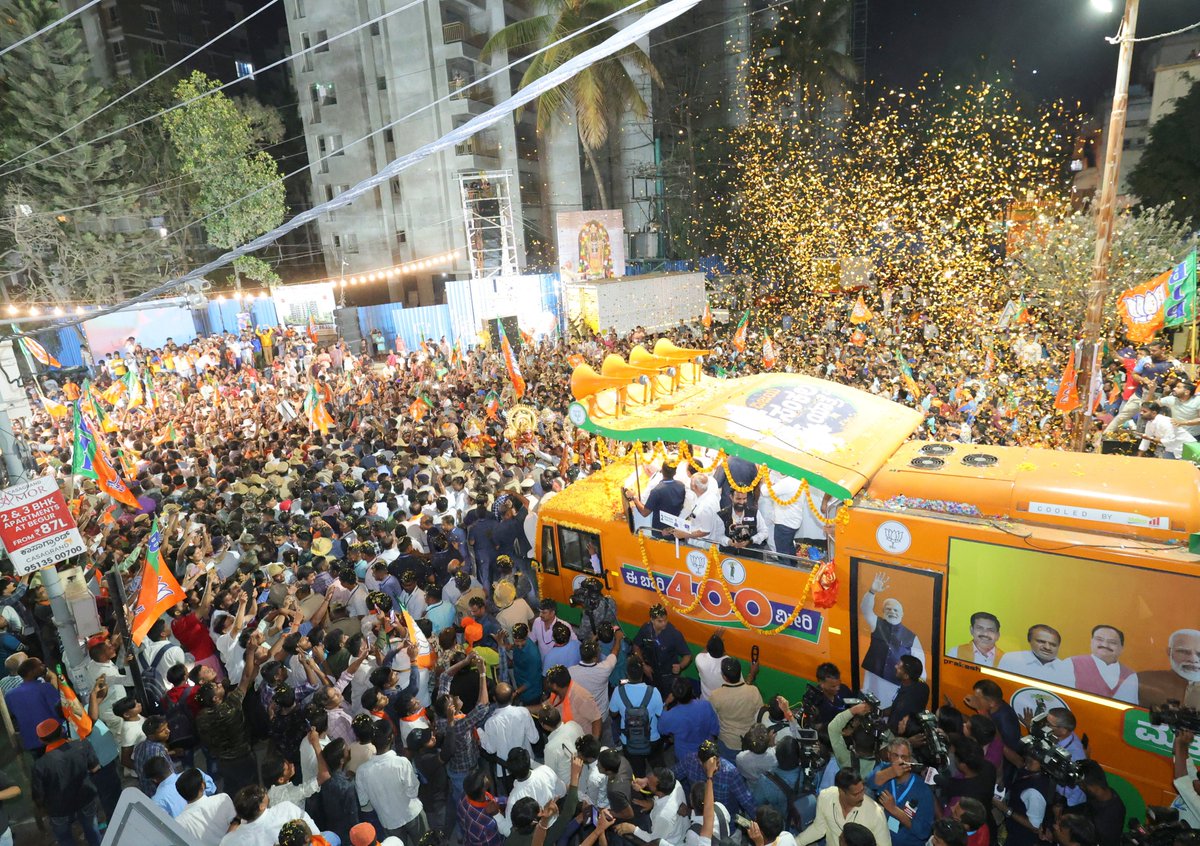 Glimpses from HM Shri @AmitShah’s majestic roadshow in Bengaluru South.