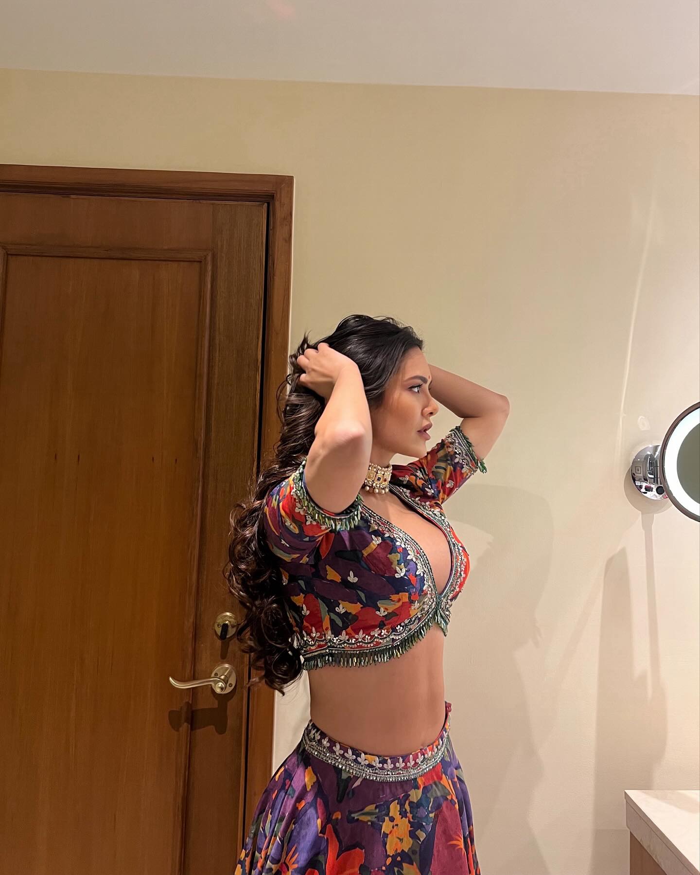 GL3lkZTbwAAYbc8?format=jpg&name=large