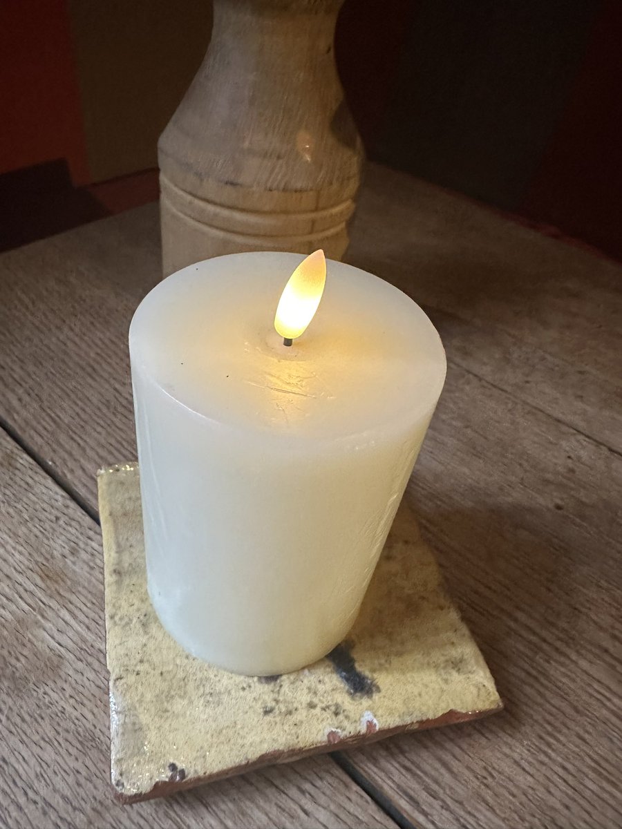 Lighting this week’s #candleforcare with a focus on #MultipleSclerosis in this #MSAwarenessWeek and on the 15,000 people living with the condition in Scotland. #MSUnfiltered.