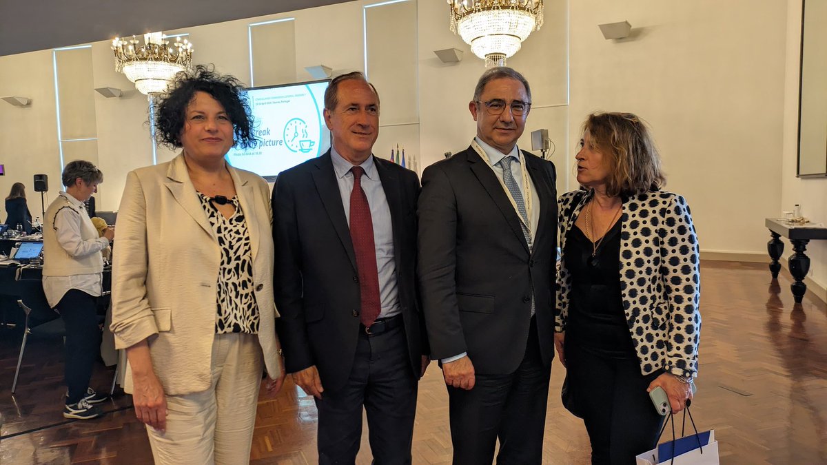 Conselleria de Presidència i Adm. Públiques (@presidenciagoib) on Twitter photo 🇪🇺 La DG <a href="/XescaRamisPons/">Xesca Ramis Pons</a> assisteix a la Conferència de Regions Perifèriques i Marítimes <a href="/CPMR_ISLANDS/">Islands Commission</a> per debatre sobre el futur de les illes de la UE.
Allà ha escoltat la ponència del conseller de la Mar del <a href="/goib/">Govern de les Illes Balears</a> <a href="/LafuenteJM/">Juan Manuel Lafuente</a> sobre economia blava i governança marítima. (1/2) 🇪🇺 La DG <a href="/XescaRamisPons/">Xesca Ramis Pons</a> assisteix a la Conferència de Regions Perifèriques i Marítimes <a href="/CPMR_ISLANDS/">Islands Commission</a> per debatre sobre el futur de les illes de la UE.
Allà ha escoltat la ponència del conseller de la Mar del <a href="/goib/">Govern de les Illes Balears</a> <a href="/LafuenteJM/">Juan Manuel Lafuente</a> sobre economia blava i governança marítima. (1/2)