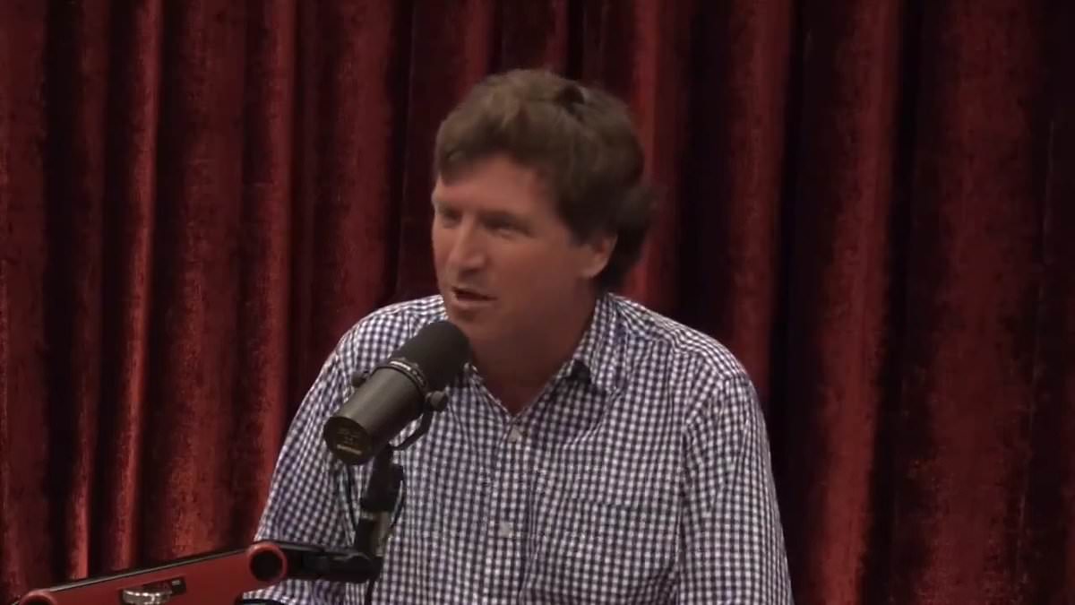 DailyMail's tweet photo. Tucker Carlson says there is 'no evidence' for Darwin's theory of evolution - and even his friend and boss Elon Musk says he doesn't agree https://t.co/FcqIFsly4d https://t.co/3mN1JC8CK7