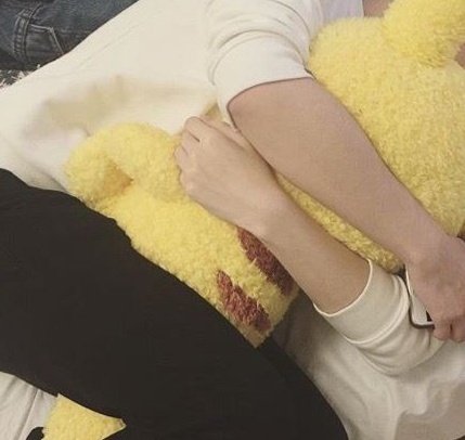 itsm1ckey_'s tweet photo. จีน่อนอนแล้ว ส่งผลงาน จีน่อหลับปุ๋ย https://t.co/OTKDthWKgq
